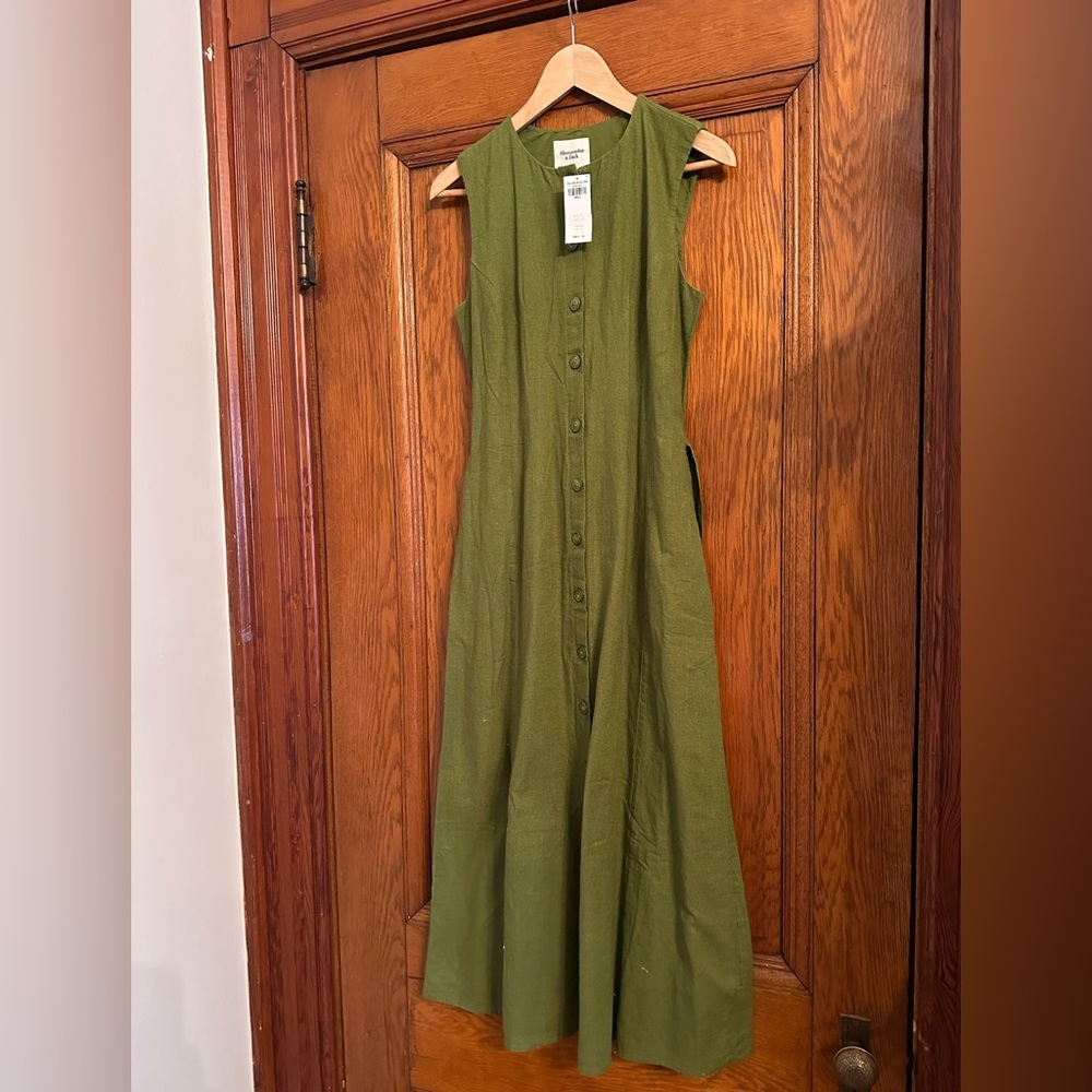 NWT Abercrombie & Fitch V-neck Column Linen Blend Midi Dress in a Dark Sage